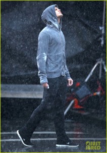 Jamie Dornan Running In The Rain On The Set Of 'Fifty Shades Of Grey'